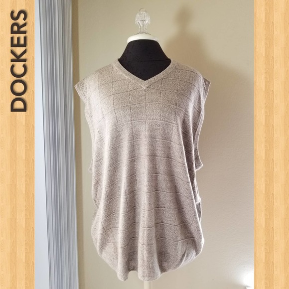 Dockers Other - Dockers NWT Men's Vest Size X Large Color Biscuit